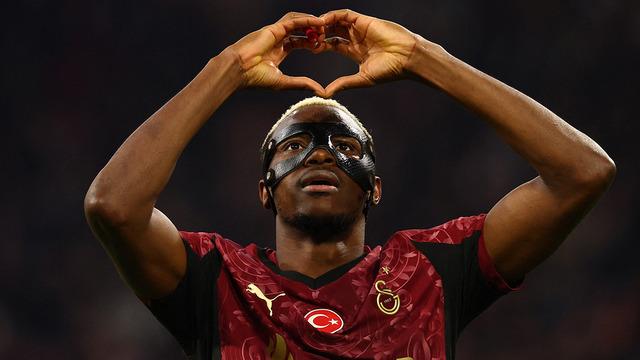Osimhen depremi! Oyuna devam edemedi, gözyaşlarına hakim olamadı
