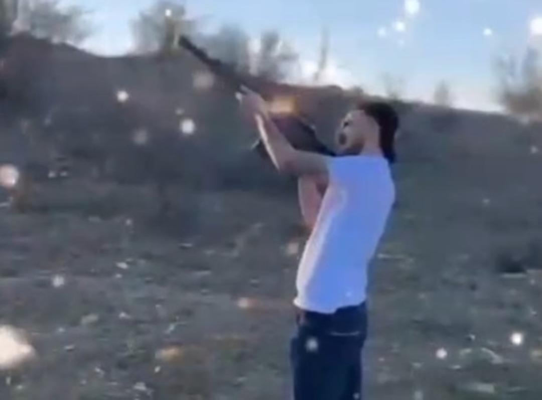 Sosyal medyada peş peşe silahlı paylaşım! Birbirlerine meydan okudular 2