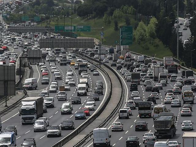 Ara tatil bitti, İstanbul'da trafik yoğunluğu başladı