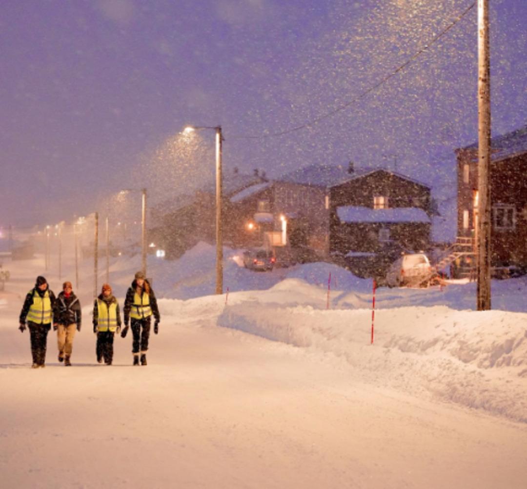 Dünyanın en kuzeyine vizesiz seyahat! Svalbard hayali kuranlara uyarı: Yaşam mücadelesini böyle gösterdi... 2