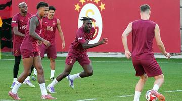 Daha 9 maça çıkmıştı! Galatasaray'da tarihe geçecek ayrılık... Liverpool gözünü kararttı yıldız ismi istiyor!