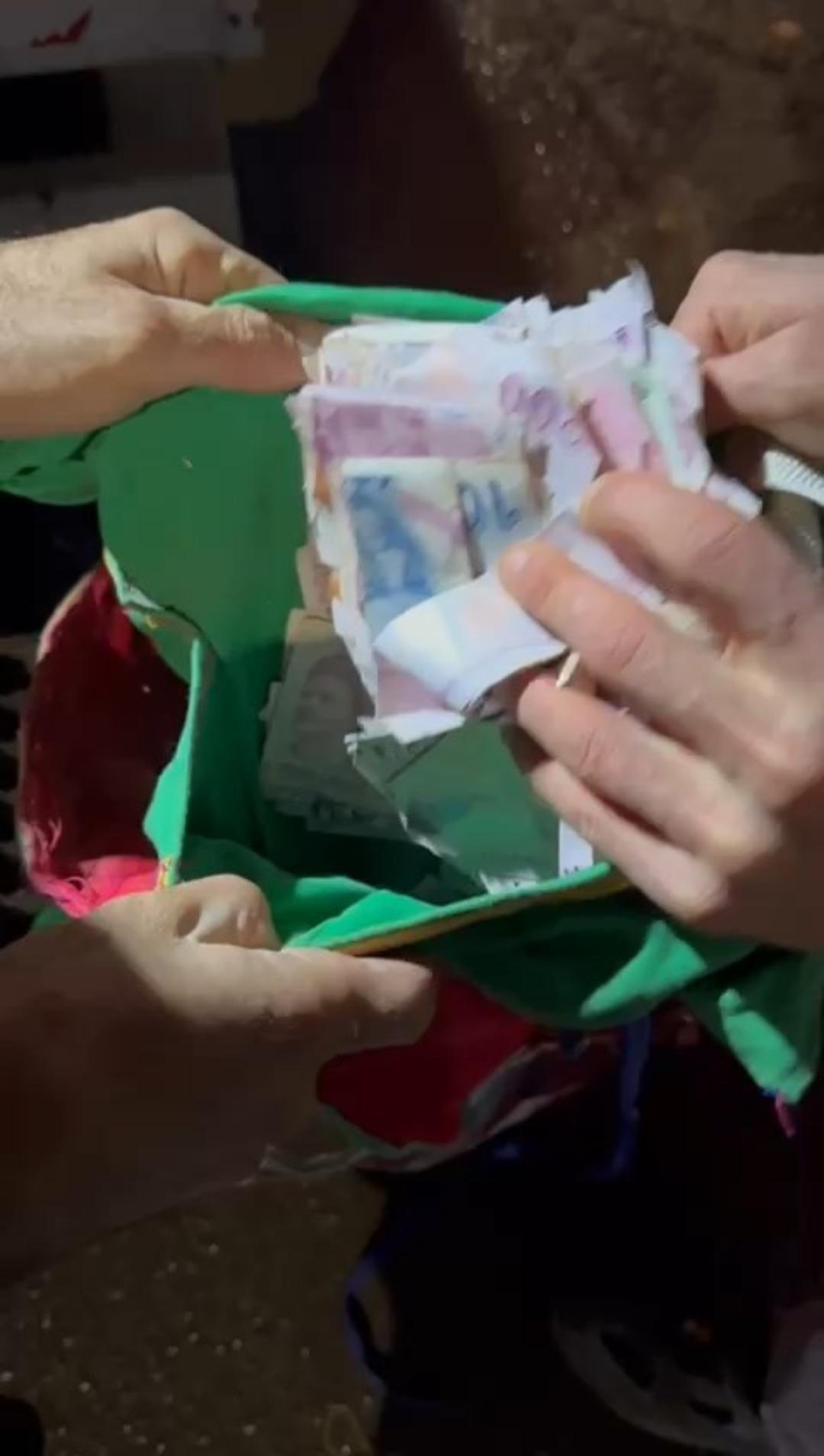 Bir çanta dolusu para ve ziynet eşyası: Hepsi çöpten çıktı! Temizlik görevlileri geri dönüp sahibini aradı 1