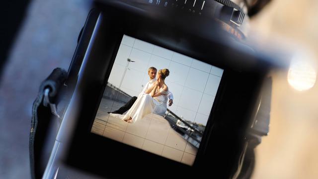 Düğün fotoğraflarını paylaştı hapis cezası aldı!