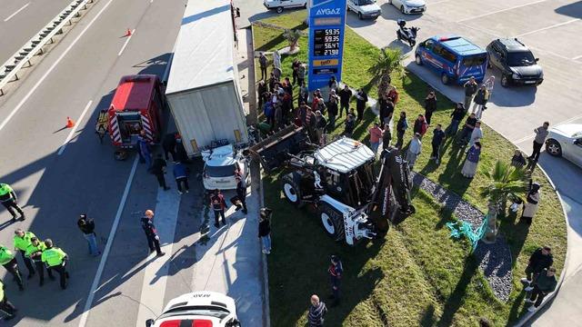 Otomobil tırın altına girdi: &Ouml;zel eğitim &ouml;ğretmeni hayatını kaybetti 3