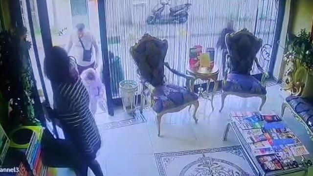 Fatih’te zehirlenen Böcek ailesinin otele giriş görüntüleri ortaya çıktı 1