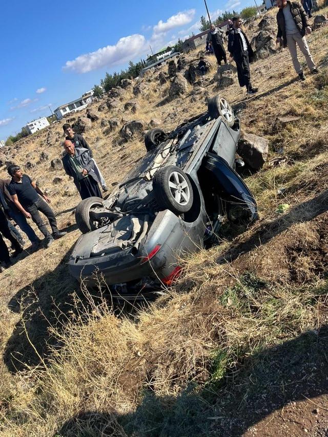 Takla atan otomobilde aynı aileden 4 kişi ağır yaralandı 3