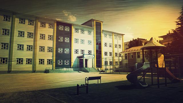 Özel okulda skandal iddialar... Öğretmen, tuvaletlere kamera yerleştirip görüntüleri suç ağına satmış: Okul yönetimi ise göz yummuş!