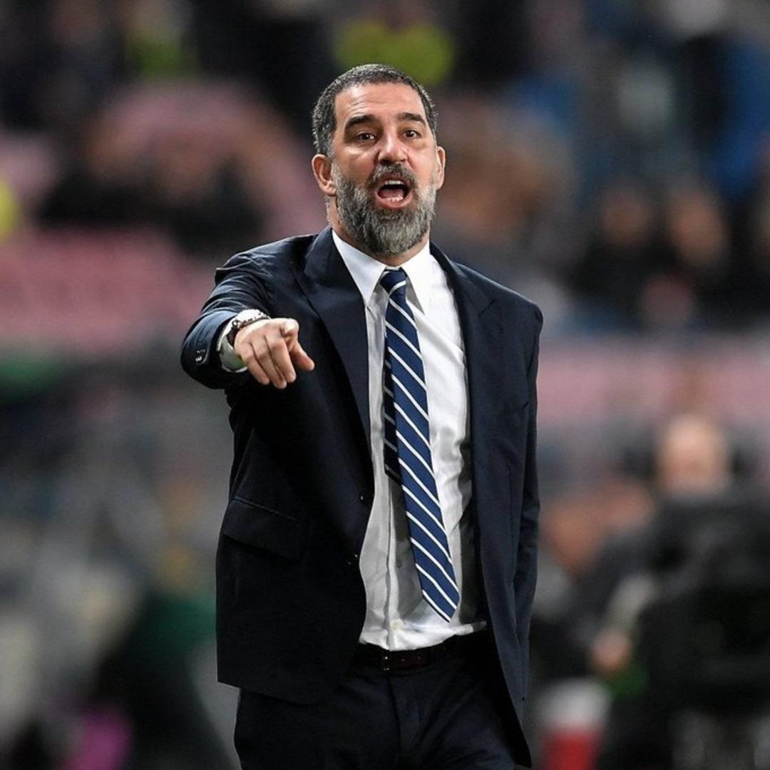 Shakhtar Donetsk teknik direkt&ouml;r&uuml; Arda Turan dan flaş itiraf!   Ma&ccedil;tan bir g&uuml;n &ouml;nce bombalandık! Sığınıklara indik...   1