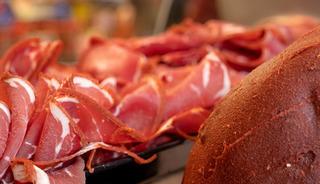 Bu defa pastırma zehirledi! Hastanelik oldular