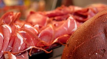 Yer: Niğde! Pastırma yiyen 5 kişi hastanelik oldu