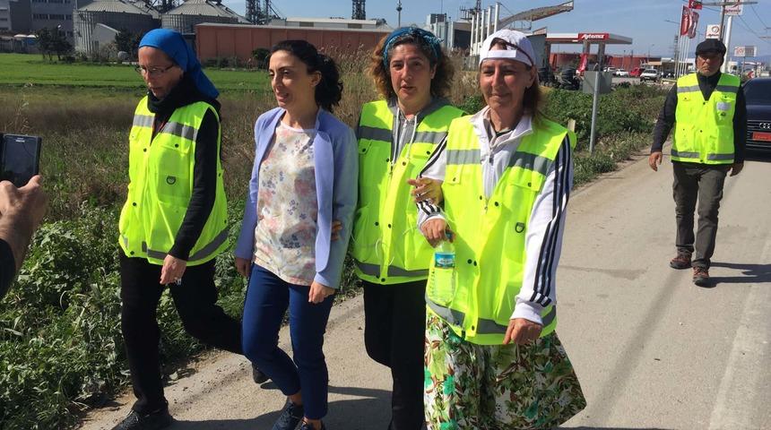 CHP'li Kayışoğlu'ndan, istismar ve şiddete dikkat &ccedil;ekmek i&ccedil;in y&uuml;r&uuml;yen kadınlara destek