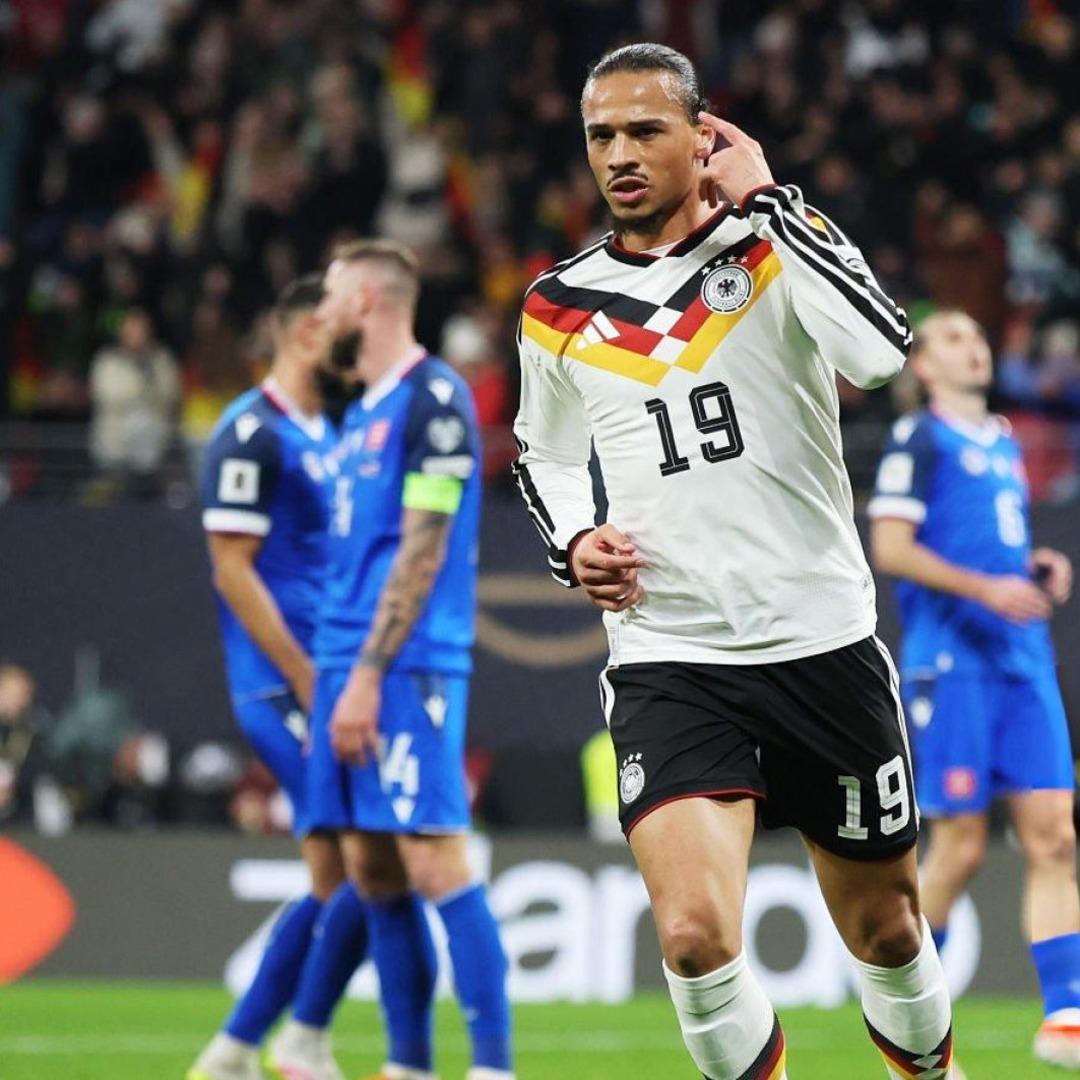 Galatasaray forması giyen Leroy Sane, Almanya nın Slovakya ile oynadığı D&uuml;nya Kupası Elemeleri ma&ccedil;ının ilk yarısında 2 gol kaydetti!  2