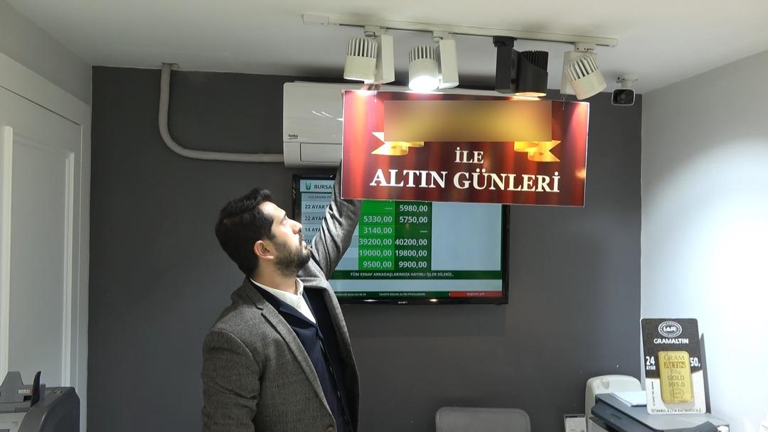 Kuyumcuda ilginç uygulama! Altın günü dükkana taşındı 3
