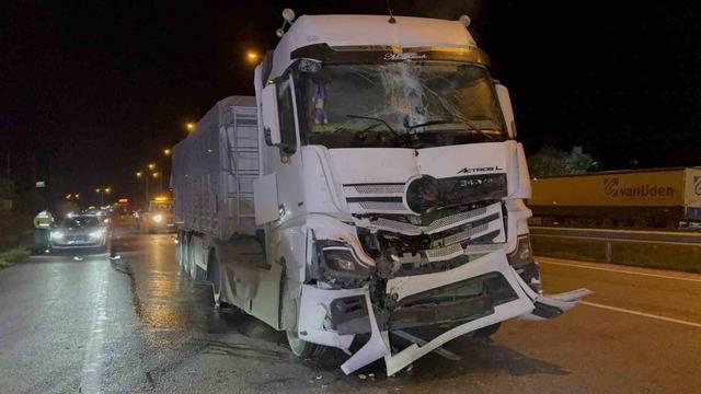 Samsun&rsquo;da tırlar &ccedil;arpıştı: 1 yaralı 3