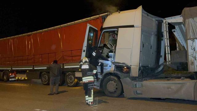 Samsun&rsquo;da tırlar &ccedil;arpıştı: 1 yaralı 1