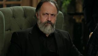 Acı hikayesi galaya damga vurdu! Boynundaki detay yürekleri sızlattı