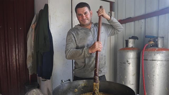 Evden getirip pişiriyorlar, kilosu 2 bin TL'yi buluyor!