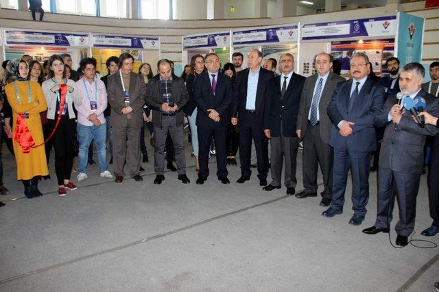 T&Uuml;BİTAK 49. Lise &Ouml;ğrencileri Araştırma Projeleri Yarışması Kayseri B&ouml;lge Sergisi a&ccedil;ıldı 1