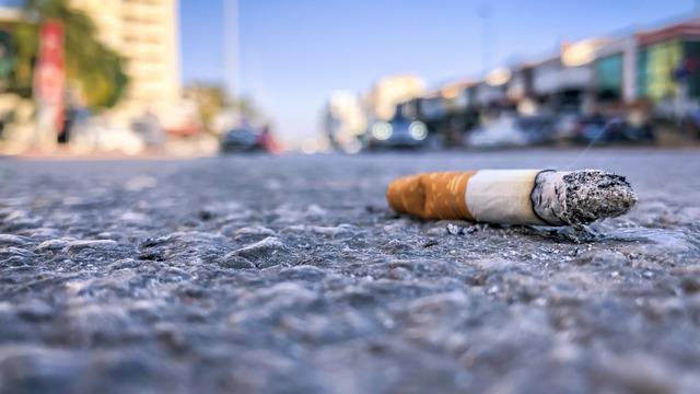 Berlin’de yere atılan sigara izmaritine 3 bin avroya kadar ceza