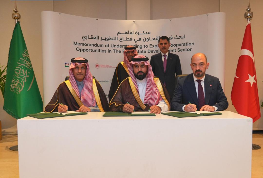 Emlak Konut un ilk global projesi hayata geçiyor!  Hayat Mekke  için imzalar atıldı 1