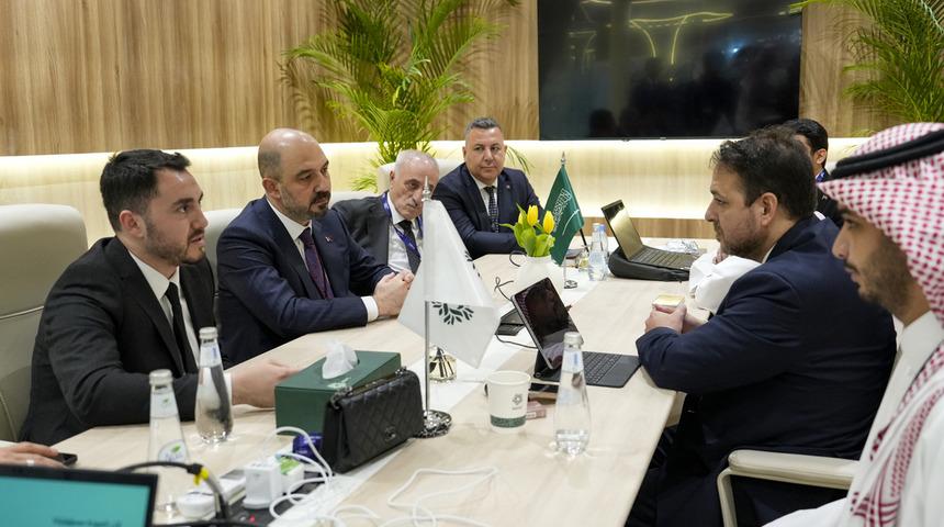 Emlak Konut'un ilk global projesi hayata geçiyor! 'Hayat Mekke' için imzalar atıldı