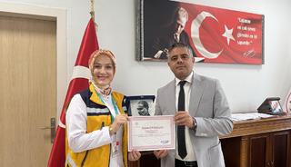 112 yönlendirdi: Baba doğumu gerçekleştirdi