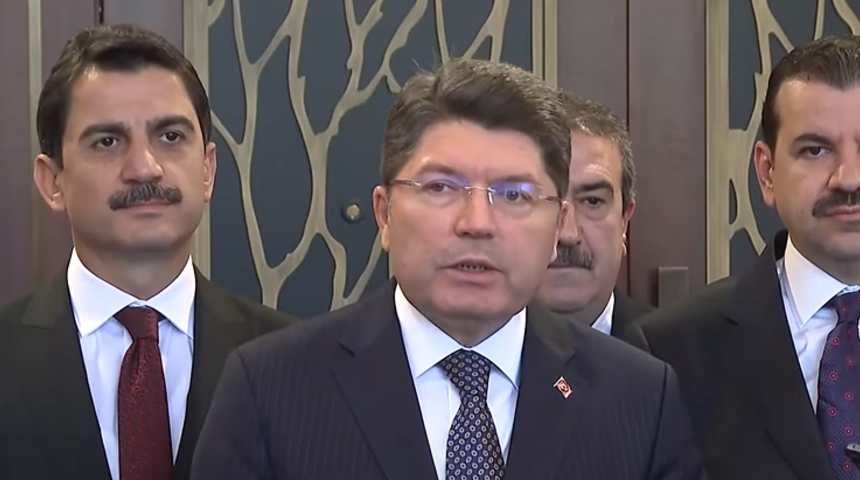 Bah&ccedil;eli'nin geniş yankı uyandıran İmralı &ccedil;ıkışına h&uuml;k&uuml;metten ilk a&ccedil;ıklama