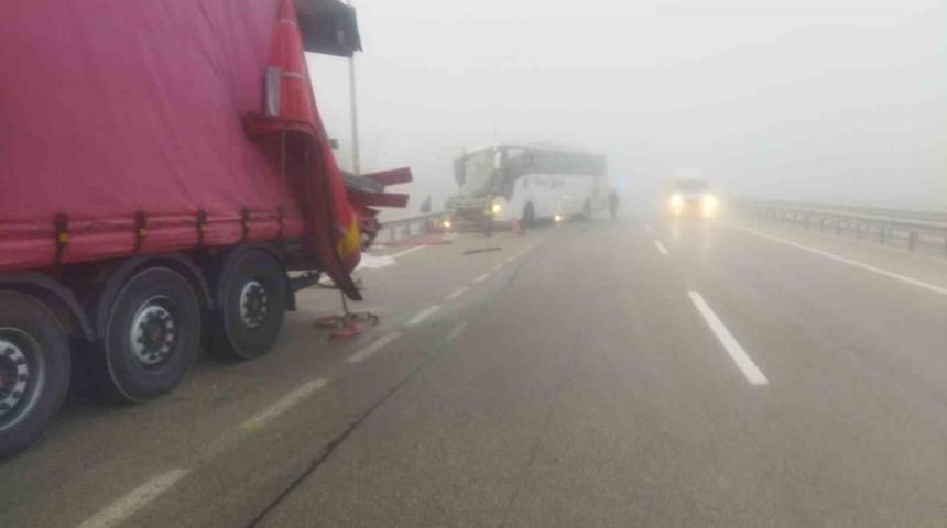 Erzurum&rsquo;da yoğun sis kazaya sebep oldu