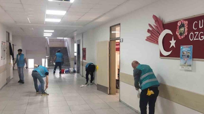 Denetimli serbestlik yükümlüleri, ara tatilde okulları yeniledi