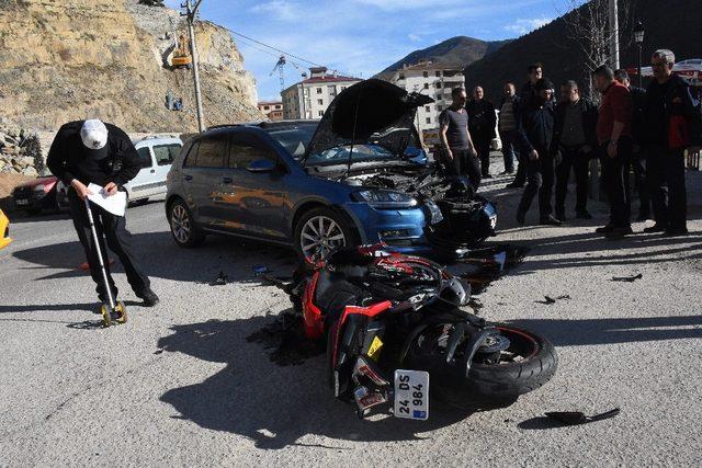 Gümüşhane’de otomobille motosiklet çarpıştı: 2 yaralı