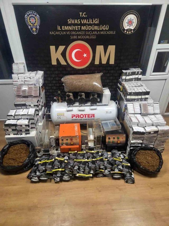 Sivas&rsquo;ta ka&ccedil;ak t&uuml;t&uuml;n ve cep telefonu operasyonu: 5 g&ouml;zaltı 3