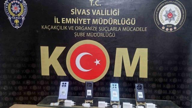 Sivas’ta kaçak tütün ve cep telefonu operasyonu: 5 gözaltı