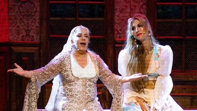 Çağla Şıkel ile Mine Koşan arasında kriz büyüdü! 'Tost' göndermesi olay oldu 