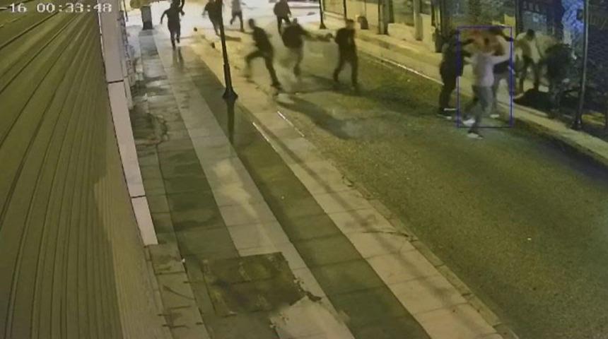 Elazığ&rsquo;da sokak ortasında darp edildi