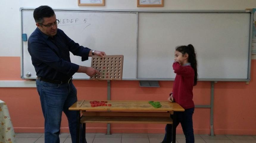 Bu okulda &ouml;ğrenciler zeka oyunları ile &ouml;ğreniyorlar
