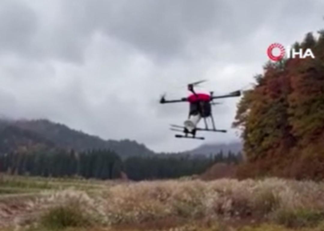 U&ccedil;arken havlıyor! G&ouml;r&uuml;rseniz sebebi bilin ki bu... Japonlar ayı saldırılarına karşı havlayan dronları kullanmaya başladı 1