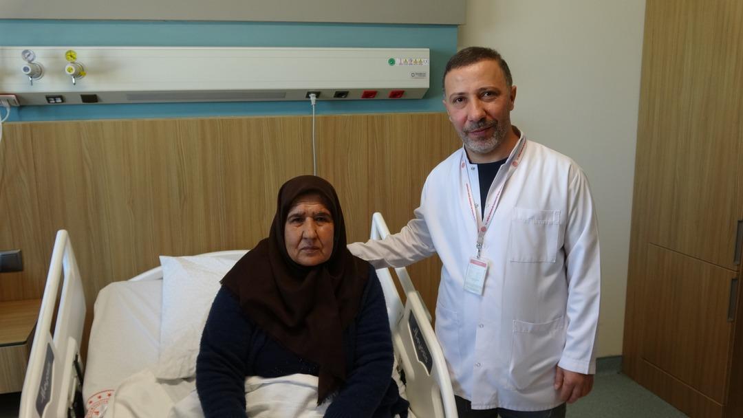 Çok nadir bir durum! 66 yıl sonra öğrendi: Mide ağrısıyla gitti, organlarının tamamı ters tarafta çıktı! 2