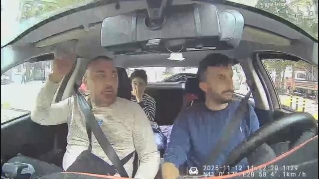 Böcek ailesinin en zor anları: Baba endişeli; anneyle çocuklar bitkin! Yeni ortaya çıkan görüntüler kahretti 3