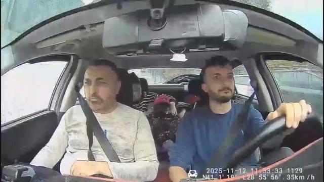 Böcek ailesinin en zor anları: Baba endişeli; anneyle çocuklar bitkin! Yeni ortaya çıkan görüntüler kahretti 7