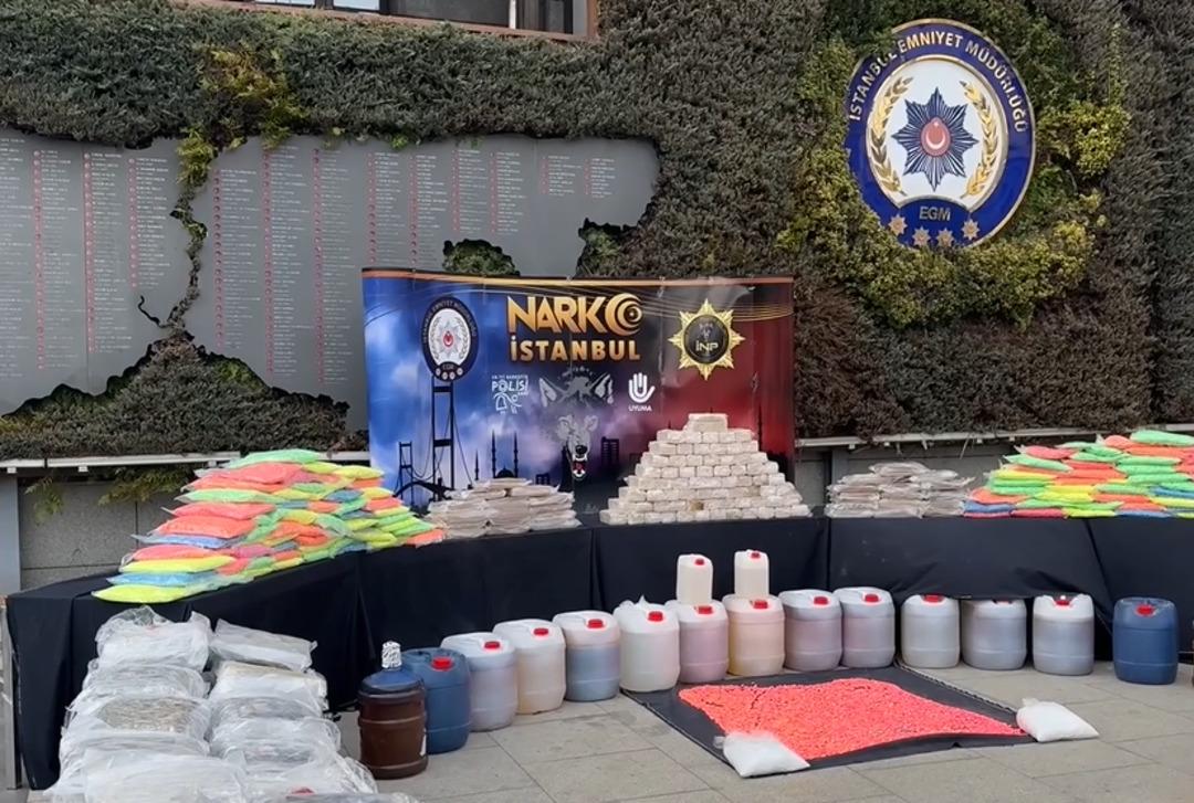 İstanbul Emniyeti nden uyuşturucu operasyonları: 10 ş&uuml;pheli tutuklandı! Selami Yıldız: "Zehir tacirlerinin peşinde, gen&ccedil;liğimizin yanındayız" 1