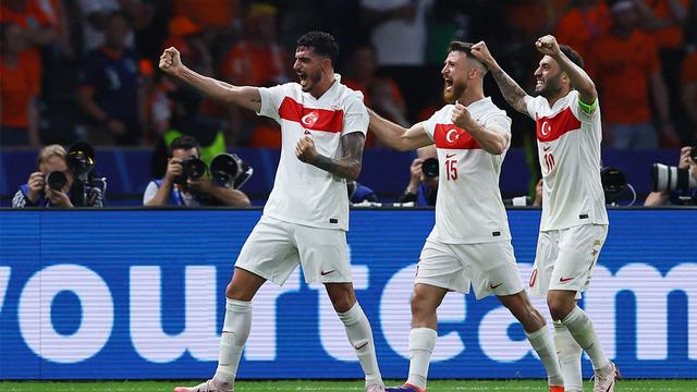 Milli takımımız ve Çaykur Rizespor'un başarılı stoperi Samet Akaydın'a Blackburn Rovers teklif yapıyor!