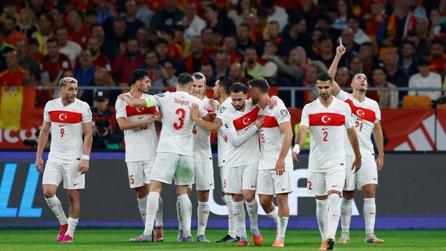 Milli takımımız 1-0 geriye düştüğü maçta İspanya ile berabere kaldı! Salladık ama yıkamadık...