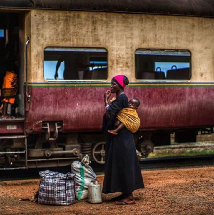 Ölen annesini her yıl mezardan çıkarıyor! G1