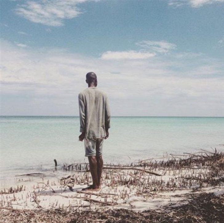 Ölen annesini her yıl mezardan çıkarıyor! G5