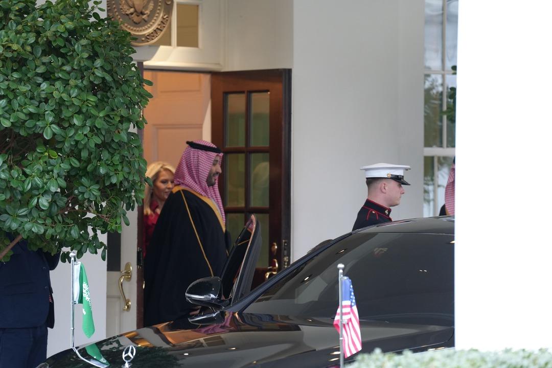 Beyaz Saray da Trump ı çileden çıkaran soru:  Berbat bir muhabirsin  3