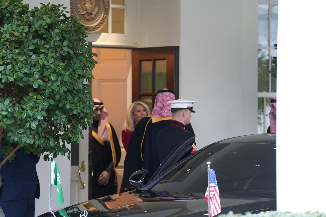 Beyaz Saray da Trump ı çileden çıkaran soru:  Berbat bir muhabirsin  4