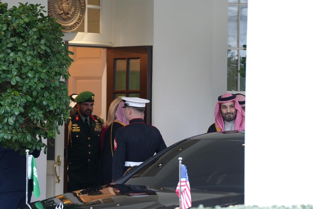 Beyaz Saray da Trump ı çileden çıkaran soru:  Berbat bir muhabirsin  6