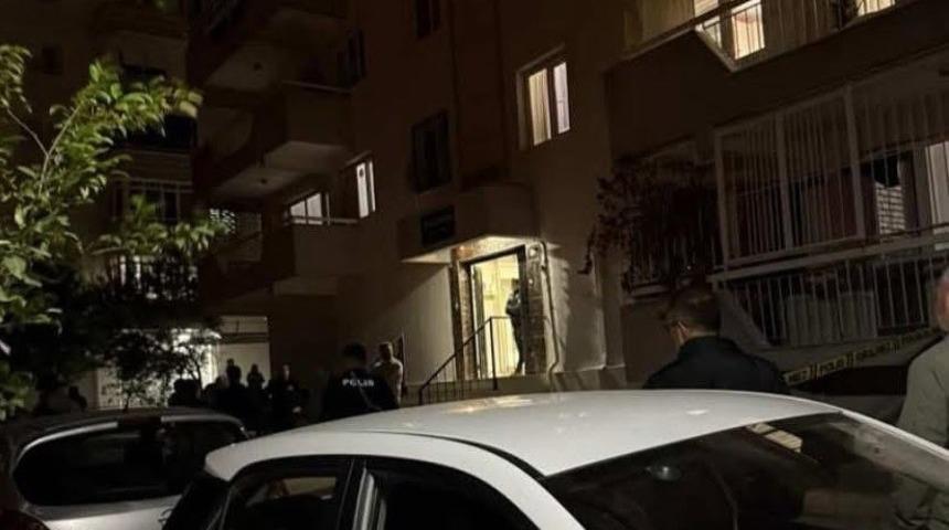 İzmir&rsquo;de karısını &ouml;ld&uuml;ren kişi intihar etti