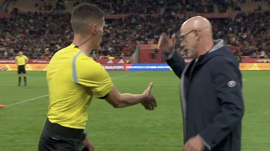 İspanya'nın hocası beraberliği sindiremedi! Ma&ccedil; sonunda hakeme k&uuml;stah hareket