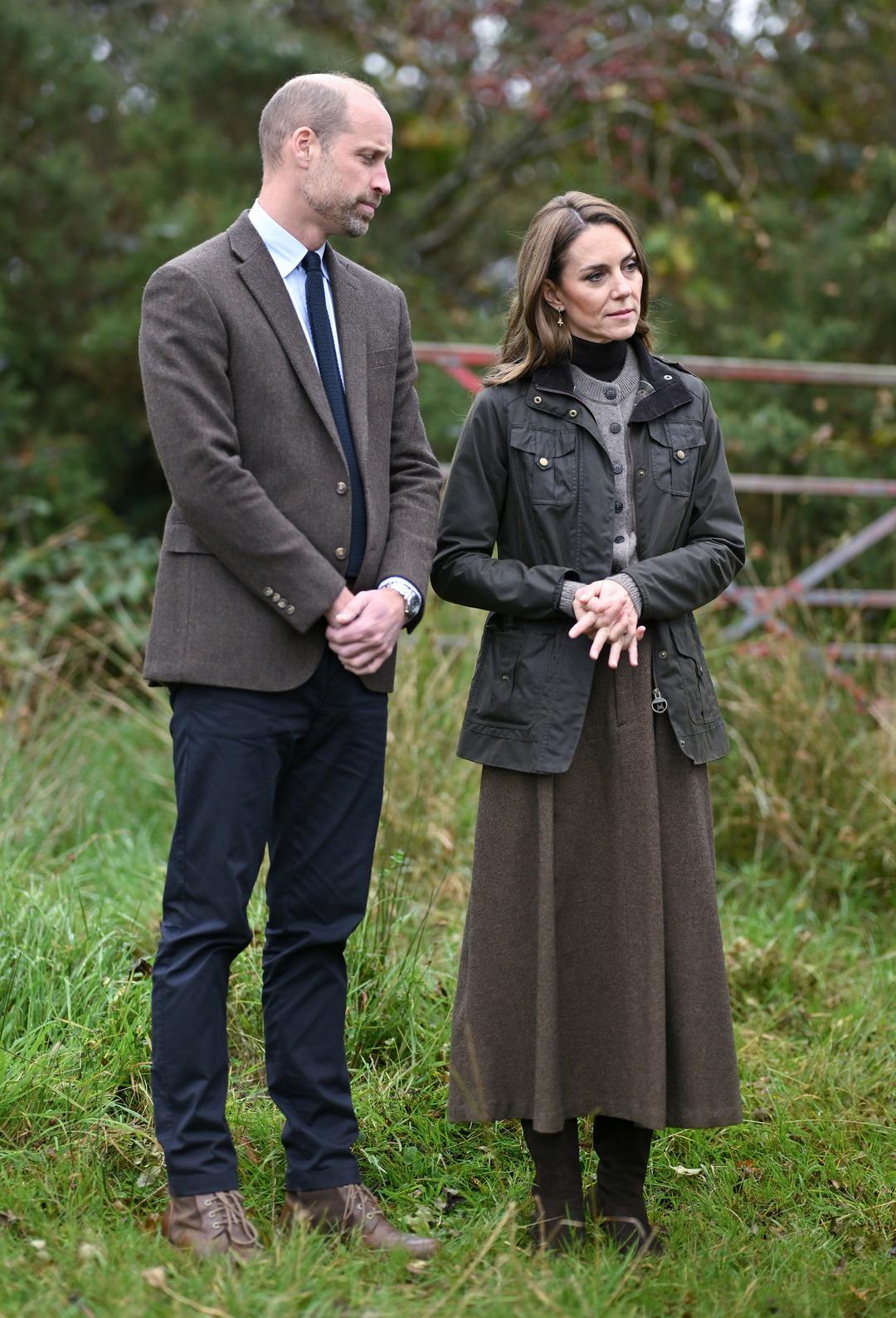 İkilinin aşkı akıllara William ve Kate&rsquo;i getirdi! Kraliyet ailesinden: Asker &uuml;niformasıyla fotoğrafları dikkat &ccedil;ekti 3